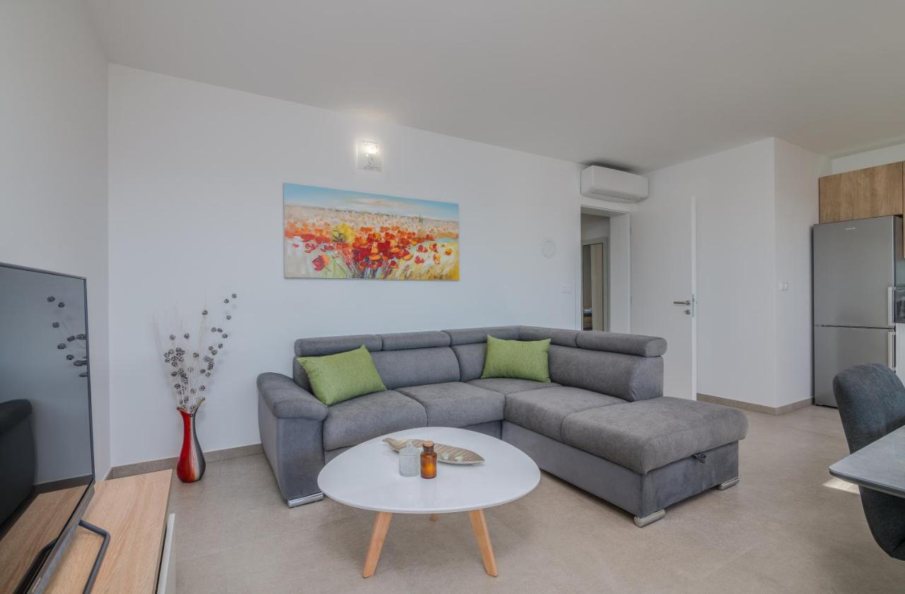 Apartments Sunrise Krk คิร์ก ภายนอก รูปภาพ