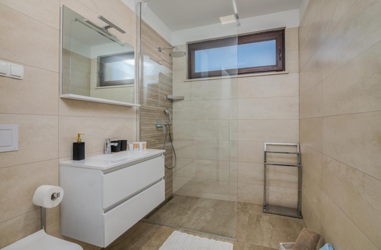 Apartments Sunrise Krk คิร์ก ภายนอก รูปภาพ