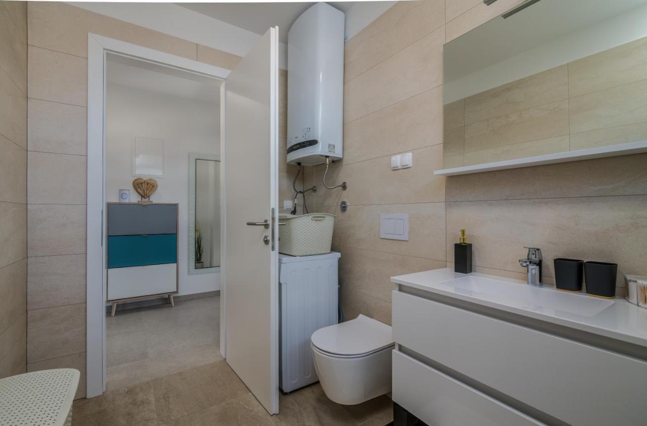 Apartments Sunrise Krk คิร์ก ภายนอก รูปภาพ