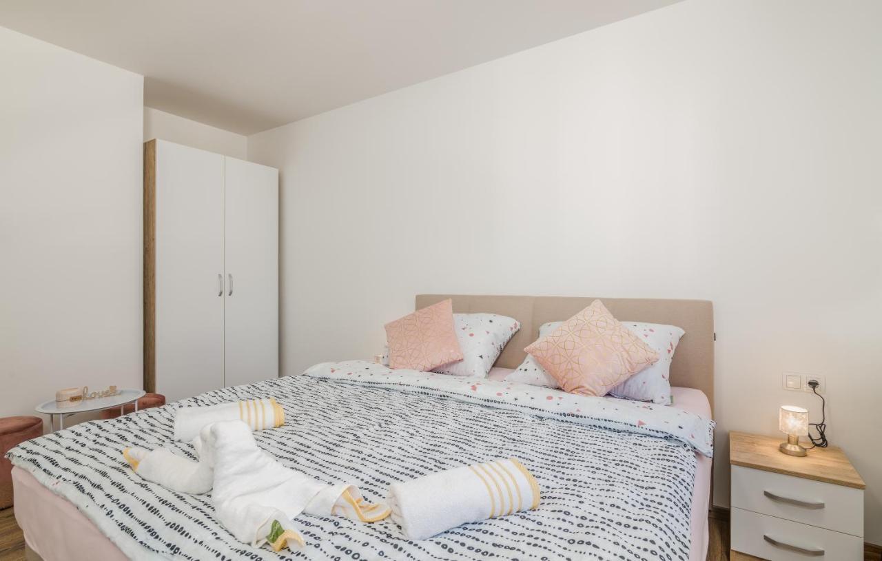 Apartments Sunrise Krk คิร์ก ภายนอก รูปภาพ