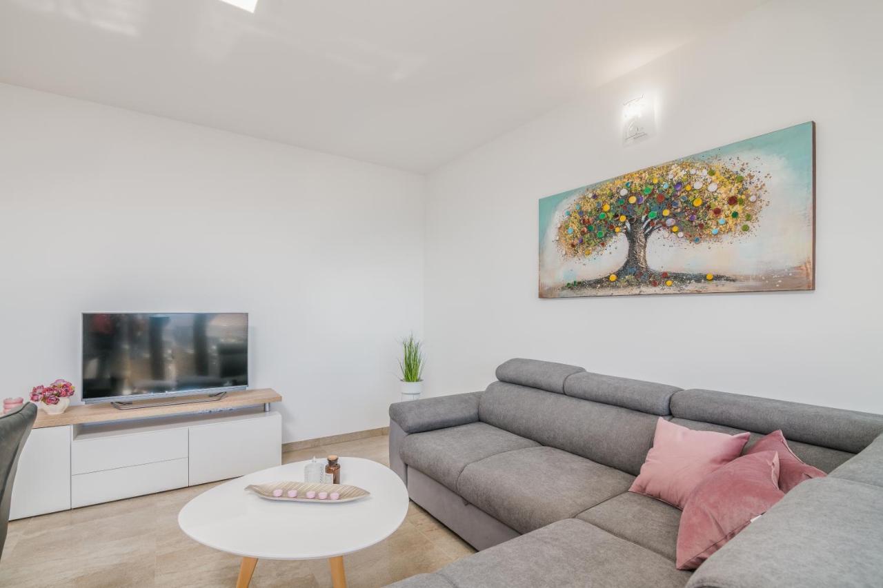 Apartments Sunrise Krk คิร์ก ภายนอก รูปภาพ
